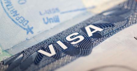 Requisiti per il visto Primo piano di un visto americano sul passaporto