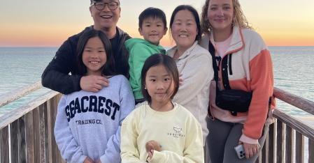 Famiglie ospitanti e abbinamento Au pair con famiglia ospitante sulla spiaggia